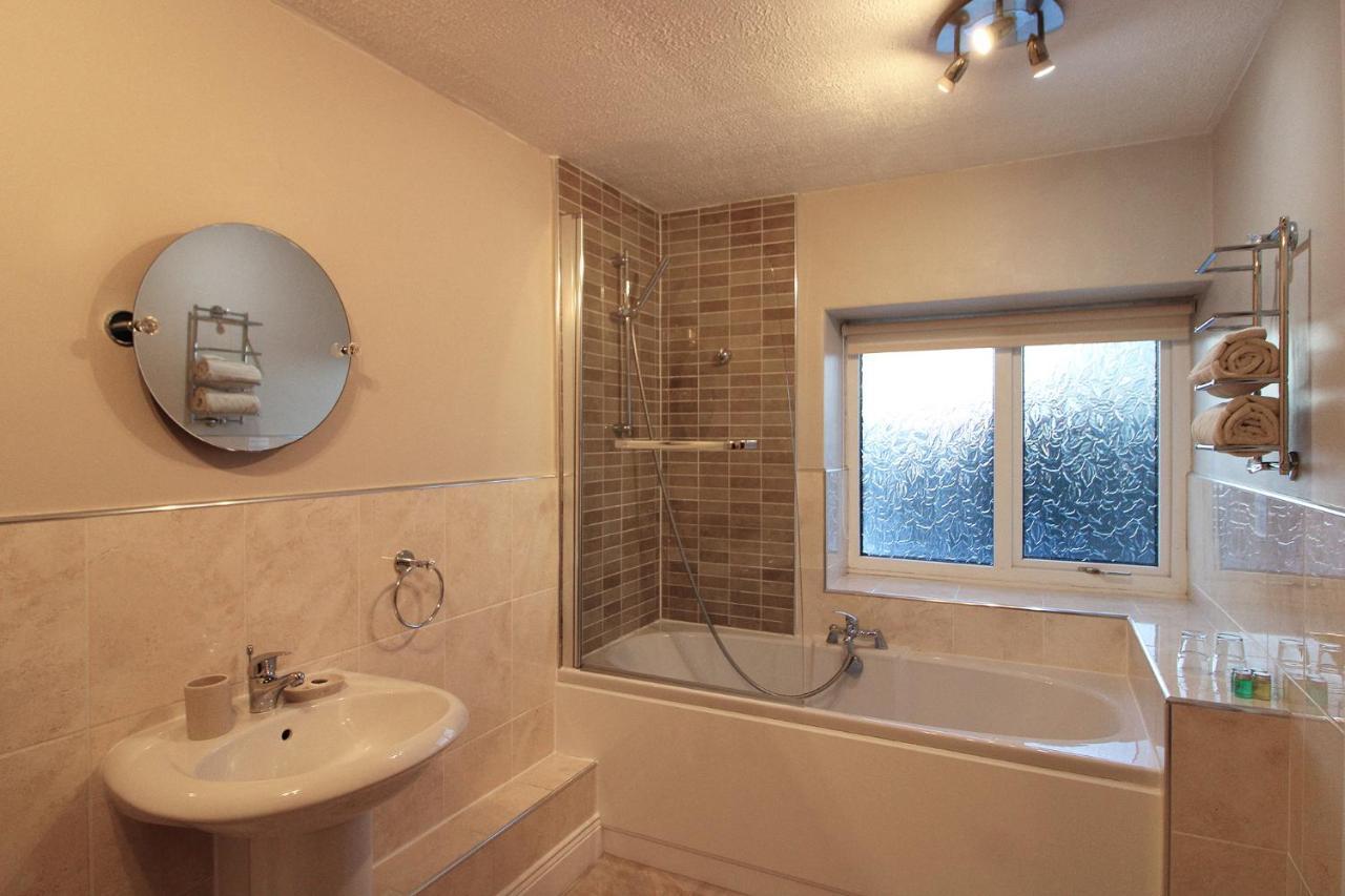 Bridge House Bed & Breakfast Холтуисъл Екстериор снимка